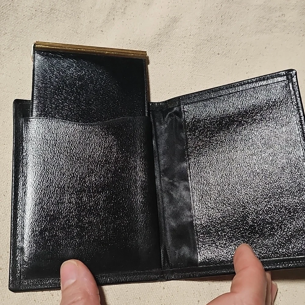 EUC Vintage Men's Black Leather Wallet with Money Clip